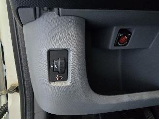 Peugeot 107 1.0-12V XS picture 22