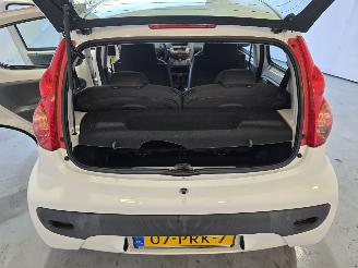 Peugeot 107 1.0-12V XS picture 16
