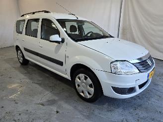 Vaurioauto  passenger cars Dacia Logan 1.6 MPI Lauréate 2012/3