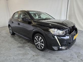 skadebil auto Peugeot 208 1.2 PT DUITS 2023/4
