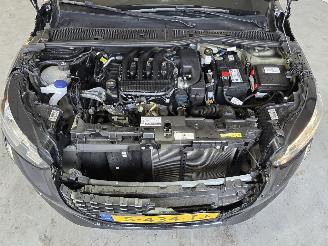 Peugeot 208 1.2 PT picture 14