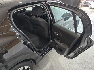 Peugeot 208 1.2 PT picture 19