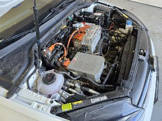 Volkswagen Golf E-Golf picture 13