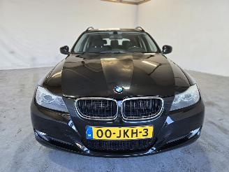 BMW 3-serie 320i picture 2