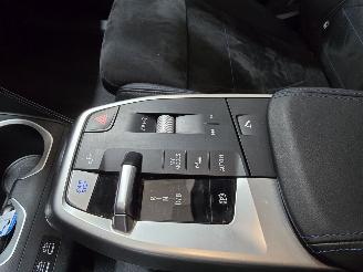 BMW iX eDrive20 67 kWh picture 36