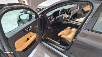 Volvo V-60 2.0 B3 Plus Dark picture 15