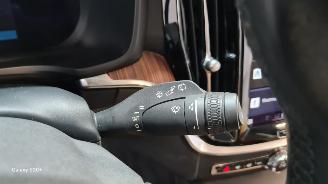 Volvo V-60 2.0 B3 Plus Dark picture 29