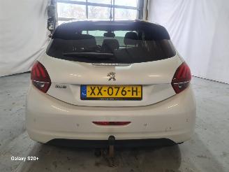 Peugeot 208 1.2 PureT. Signature picture 5
