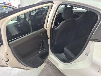 Peugeot 208 1.2 PureT. Signature picture 27