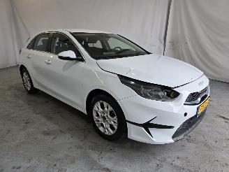 Damaged car Kia Ceed 1.5 T-GDi DynamicL. 2022/7