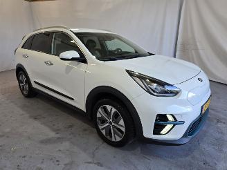 Damaged car Kia e-Niro ExecutiveLine 64 kWh 2019/5