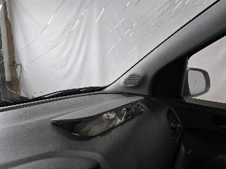 Opel Karl / VIVA 1.0 ecoFLEX 120 Jaar Edition picture 12