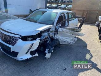 Vrakbiler auto Peugeot 2008 2008 (UD/UK/UR/US/UX), MPV, 2019 e-2008 50 kWh 2023/2