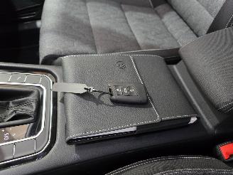 Volkswagen Passat Variant 2.0 TDI Business picture 35