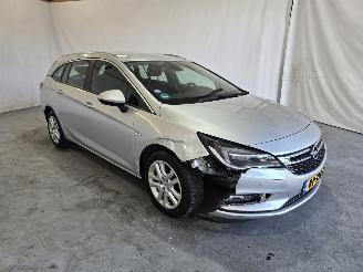 Coche accidentado Opel Astra SPORTS TOURER 1.4 Business+ 2018/1