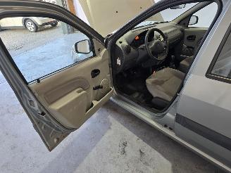 Dacia Logan 1.6 Ambiance picture 17