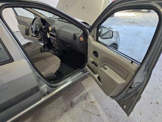 Dacia Logan 1.6 Ambiance picture 13