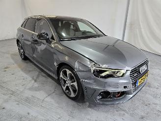 krockskadad bil auto Audi A3 SPORTBACK  1.4 e-tron Amb. PL+ 2015/11