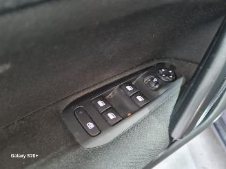 Peugeot 308 1.6 BlueHDI Blue Lease Executive Pack picture 23