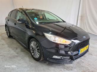 skadebil auto Ford Focus 1.0 Lease Edition 2017/5