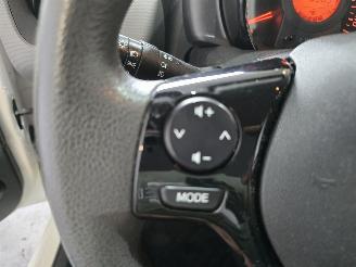 Peugeot 108 1.0 e-VTi Active picture 26