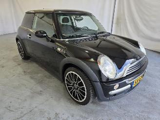 Voiture accidenté Mini One 1.6 Salt 2003/6