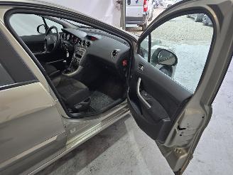 Peugeot 308 1.6 HDiF Style picture 12