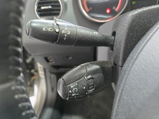 Peugeot 308 1.6 HDiF Style picture 21