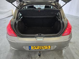 Peugeot 308 1.6 HDiF Style picture 15