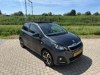 Vaurioauto  passenger cars Peugeot 108 Allure Cabrio 2016 2016/9