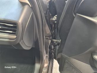 Ford Focus 1.0 EBH Titanium picture 33