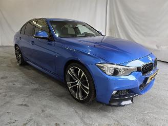 uszkodzony samochody osobowe BMW 3-serie 320i Edition M Sport Shadow Executive 2018/6