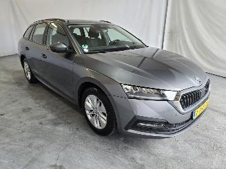 Unfallwagen Skoda Octavia 1.0 e-TSI Ambition 2022/10