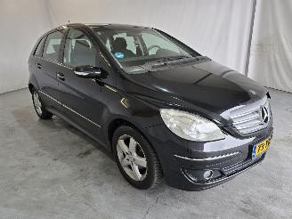 krockskadad bil auto Mercedes B-klasse b150 2007/3