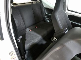 Volkswagen Up! 1.0 take up! BlueMotion picture 14