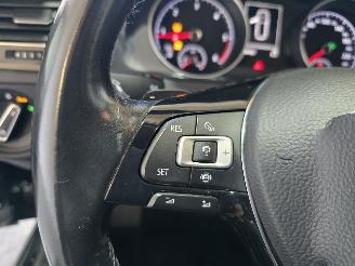Volkswagen Golf 1.6 TDI Highline DSG picture 31