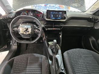 Peugeot 208 1.2 PT Active Pack picture 21