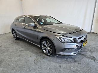 Vaurioauto  passenger cars Mercedes Cla-klasse Shooting Brake 180 Prestige 2017/4