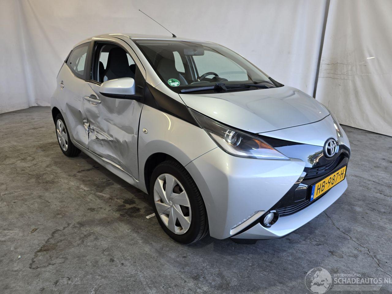 Toyota Aygo 1.0 VVT-i x-play