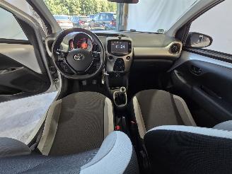 Toyota Aygo 1.0 VVT-i x-play picture 24