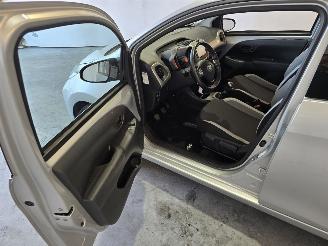 Toyota Aygo 1.0 VVT-i x-play picture 22