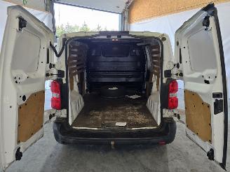 Toyota Proace Compact 1.6 D-4D Cool Comfort picture 20