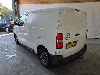 Toyota Proace Compact 1.6 D-4D Cool Comfort picture 5