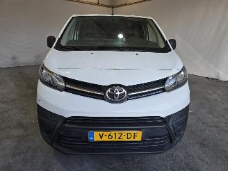 Toyota Proace Compact 1.6 D-4D Cool Comfort picture 2