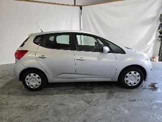 Kia Venga 1.6 CVVT picture 8