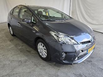skadebil auto Toyota Prius 1.8 Hybrid 2013/11