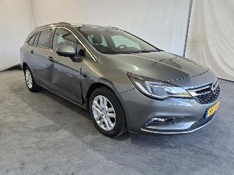 krockskadad bil auto Opel Astra SPORTS TOURER+ 2017/1