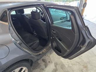 Renault Clio 0.9 TCe Limited picture 14