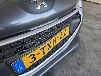 Peugeot 208 1.0 VTi Access picture 9