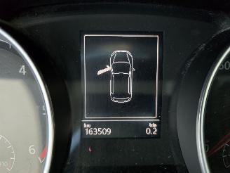 Volkswagen Golf 1.6 TDI Highline BlueMotion picture 20